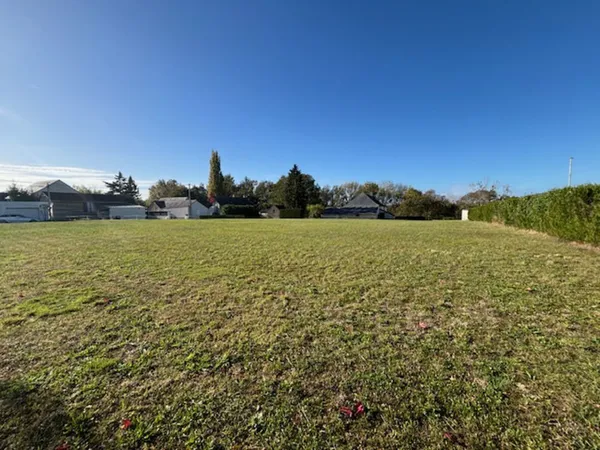 À vendre en exclusivité Magnifique terrain constructible de 532 m2 aux portes d'Angers