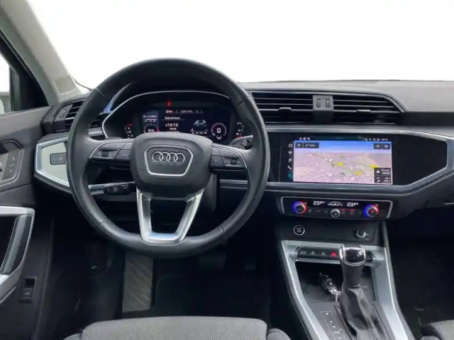Audi Q3 sportback 35 tfsi 150 ch s tronic 7 — photo 12