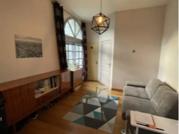 Studio dans superbe copropriété au centre-ville