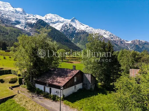 Chalet 6 pièces 330 m²