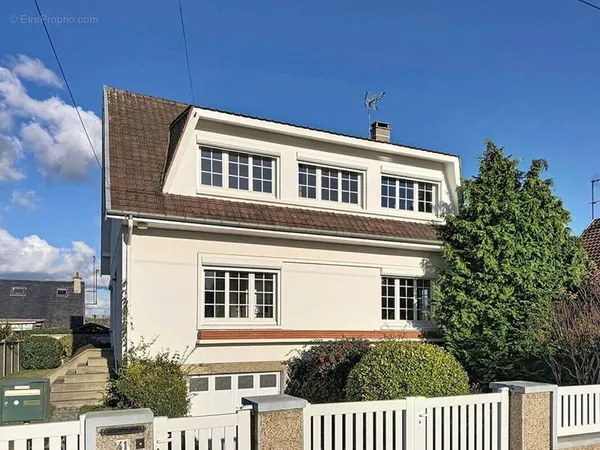 Maison Sotteville Les Rouen 5 pièce(s) 141 m2