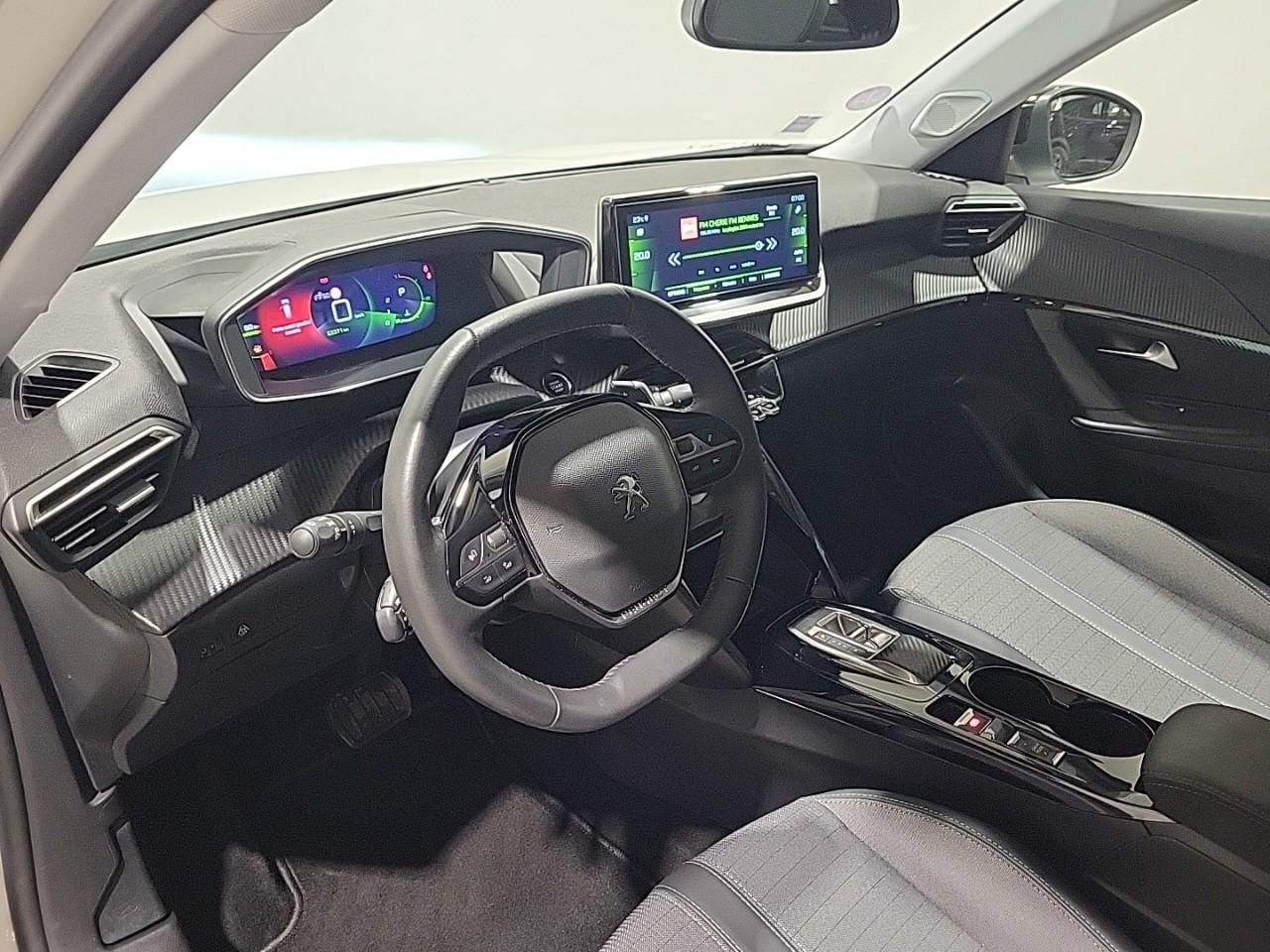 Peugeot 2008 puretech 130 s&s eat8 allure pack — photo 9