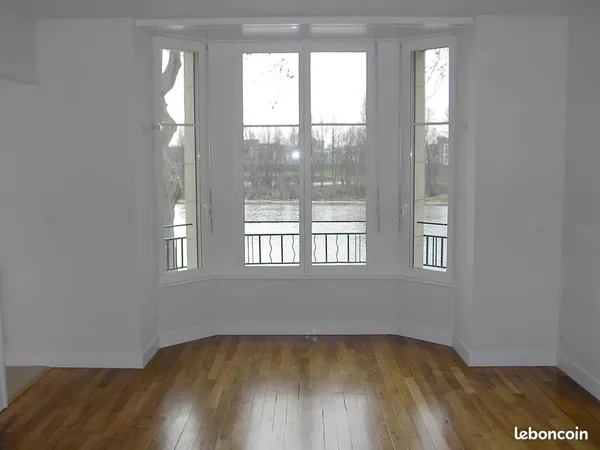 ORLEANS-QUAI CHATELET - Particulier loue beau F2 - 48 m²