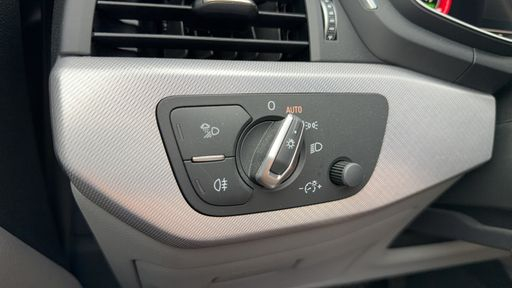Audi A4 Avant 40 2.0 TDi Mild hybrid S Tronic7 204 Quattro - Avus – 2021 – 140273 km – Hybride diesel – Boîte Automatique — photo 11