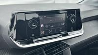 Peugeot 208 Like PureTech 75 S&S BVM5 — photo 13