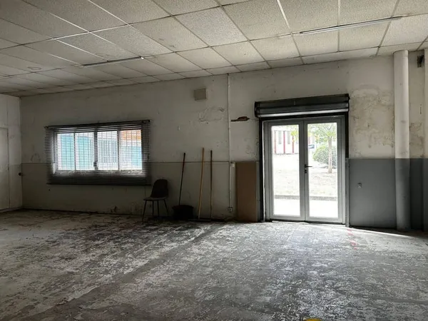 Local d'activité 185 m²