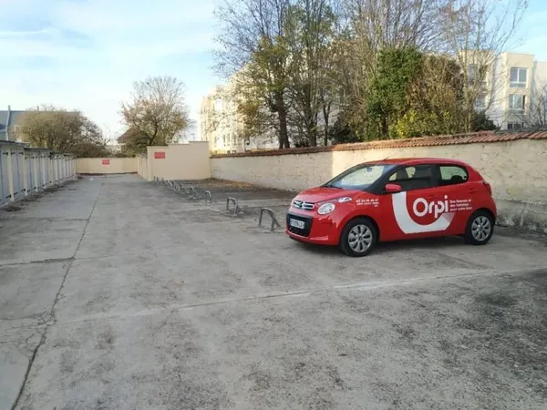 Parking 12 m²