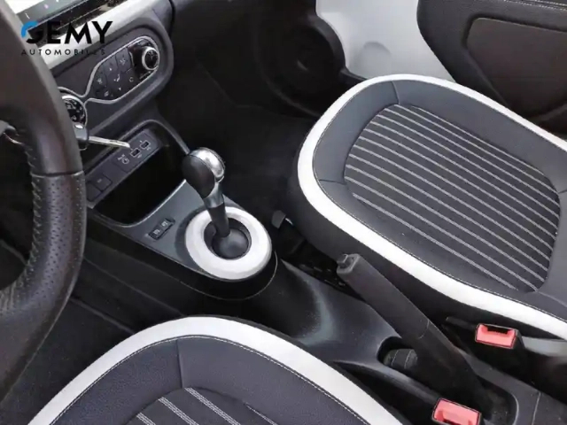Renault Twingo iii e-tech — photo 12