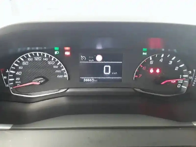 Peugeot 2008 puretech 130 s&amp;s bvm6 — photo 54
