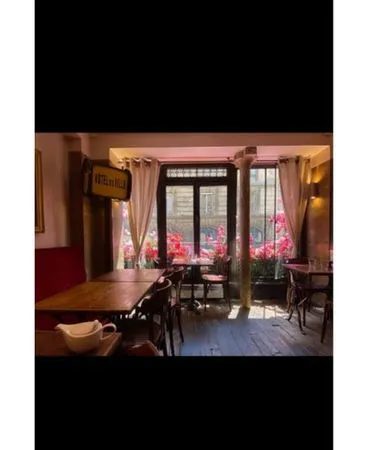 Restaurant BISTRONOMIQUE fond et murs