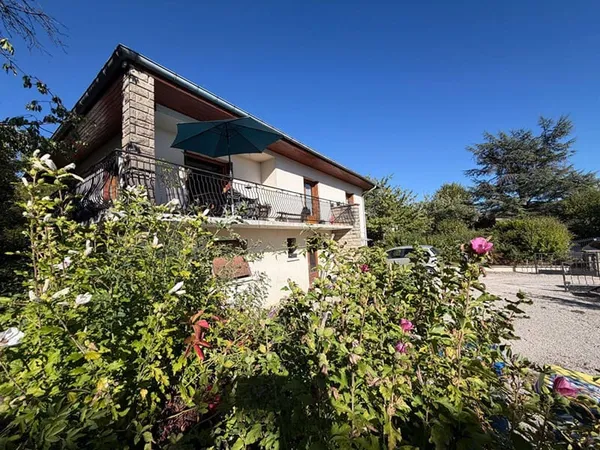 Maison 6 pièces 151 m²