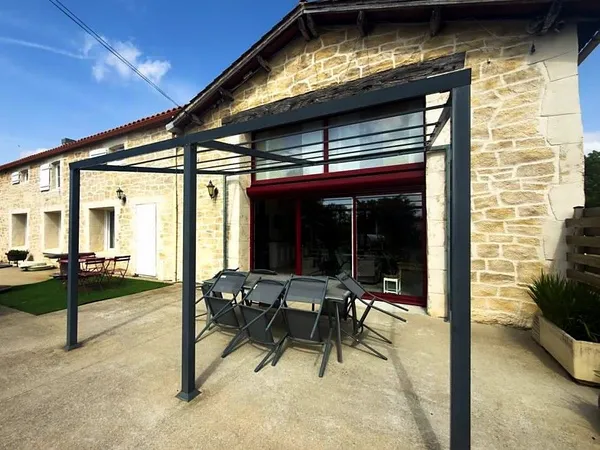 Longère en pierre 180 m² + studio indépendant (plein sud)