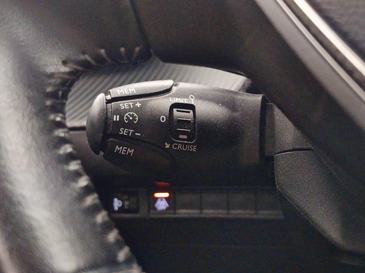 Peugeot 2008 puretech 130 s&s eat8 allure business — photo 25