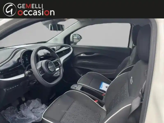 Fiat 500 e 95ch action berline my22 23.8 kwh — photo 13