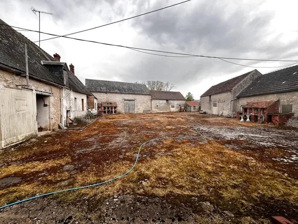 Corps de ferme avec dépendances Fort potentiel