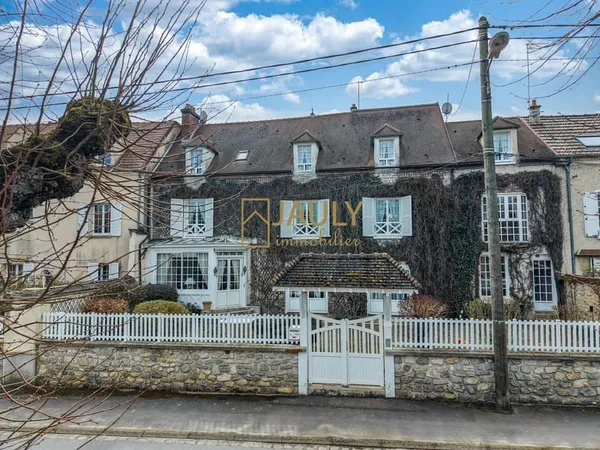 Demeure familiale en bord de Marne 412 m²