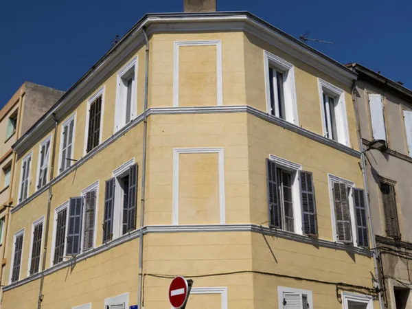 MARSEILLE 4e CHUTES-LAVIE T3/T4 À RÉNOVER 69 m²