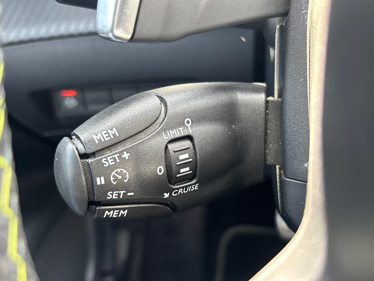 Peugeot 2008 1.2 puretech 130ch s&s gt eat8 — photo 15
