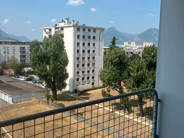 Joli appartement - 4 pièces - 65 m²