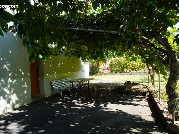Colocation étudiante Saint-Égrève - 3 chambres meublées - Jardin - Parking - 400/425 CC
