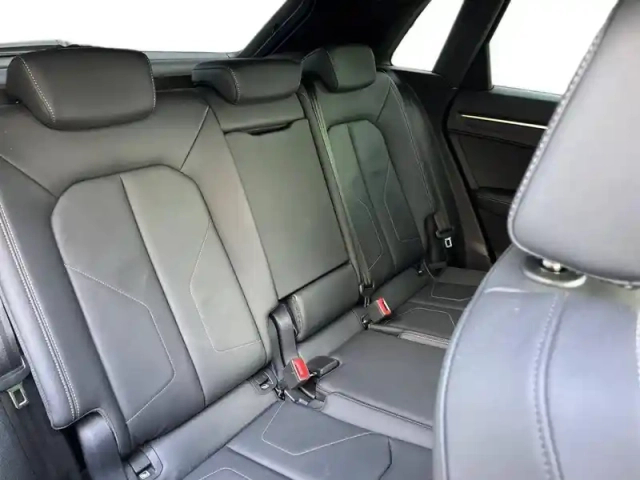 Audi Q3 35 tfsi 150 ch s tronic 7 — photo 40