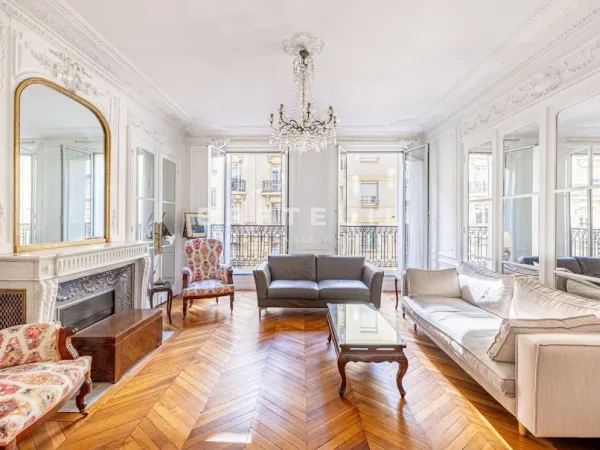Appartement 6 pièces 181 m²