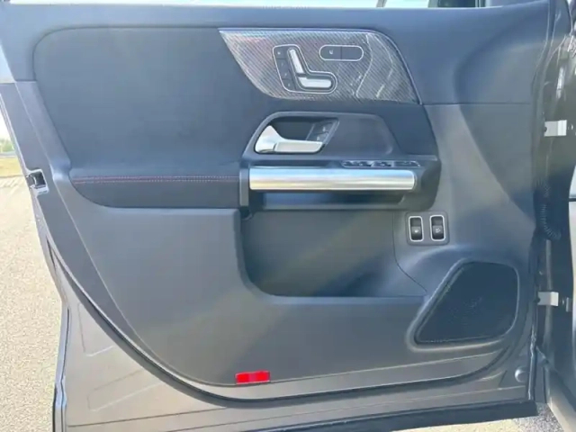 Mercedes Gla 250 e hybrid eq edition 140 — photo 14