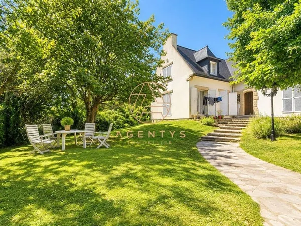 Maison 7 pièces 217 m²