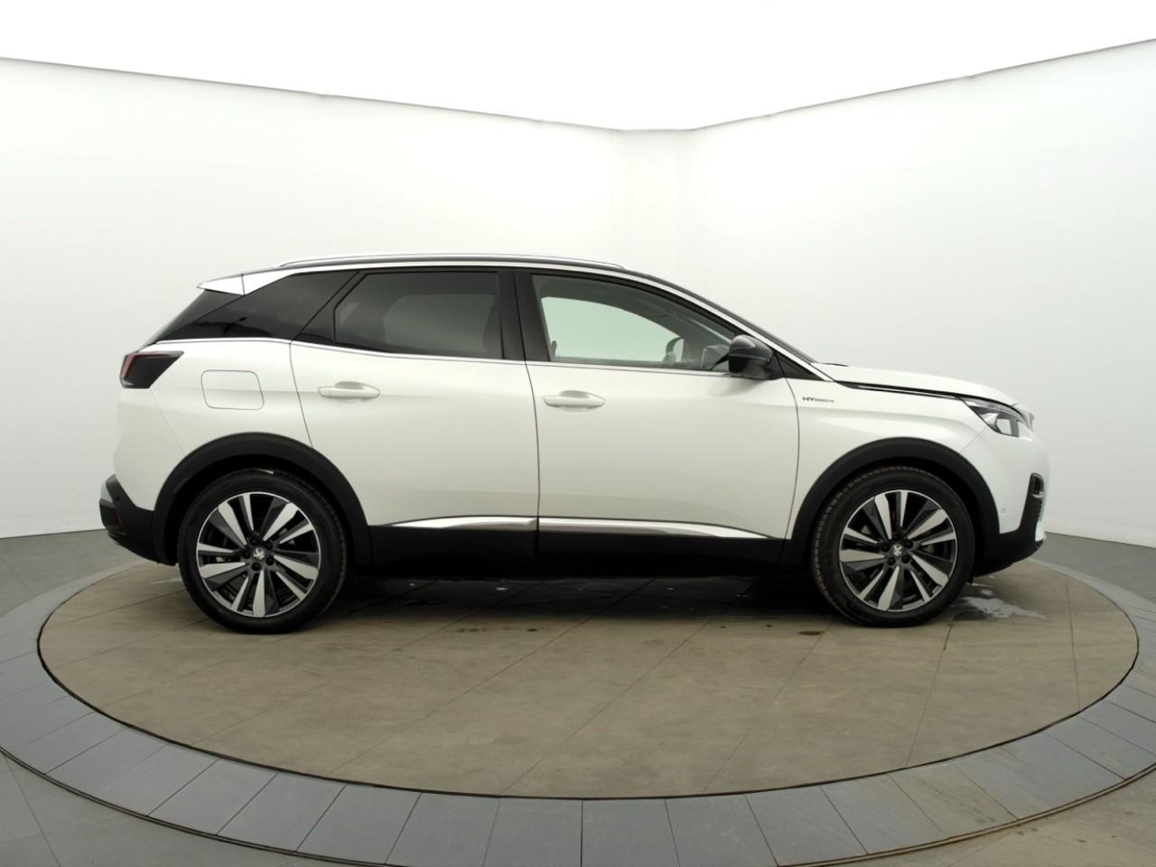 Peugeot 3008 hybrid4 300 e-eat8 gt — photo 6