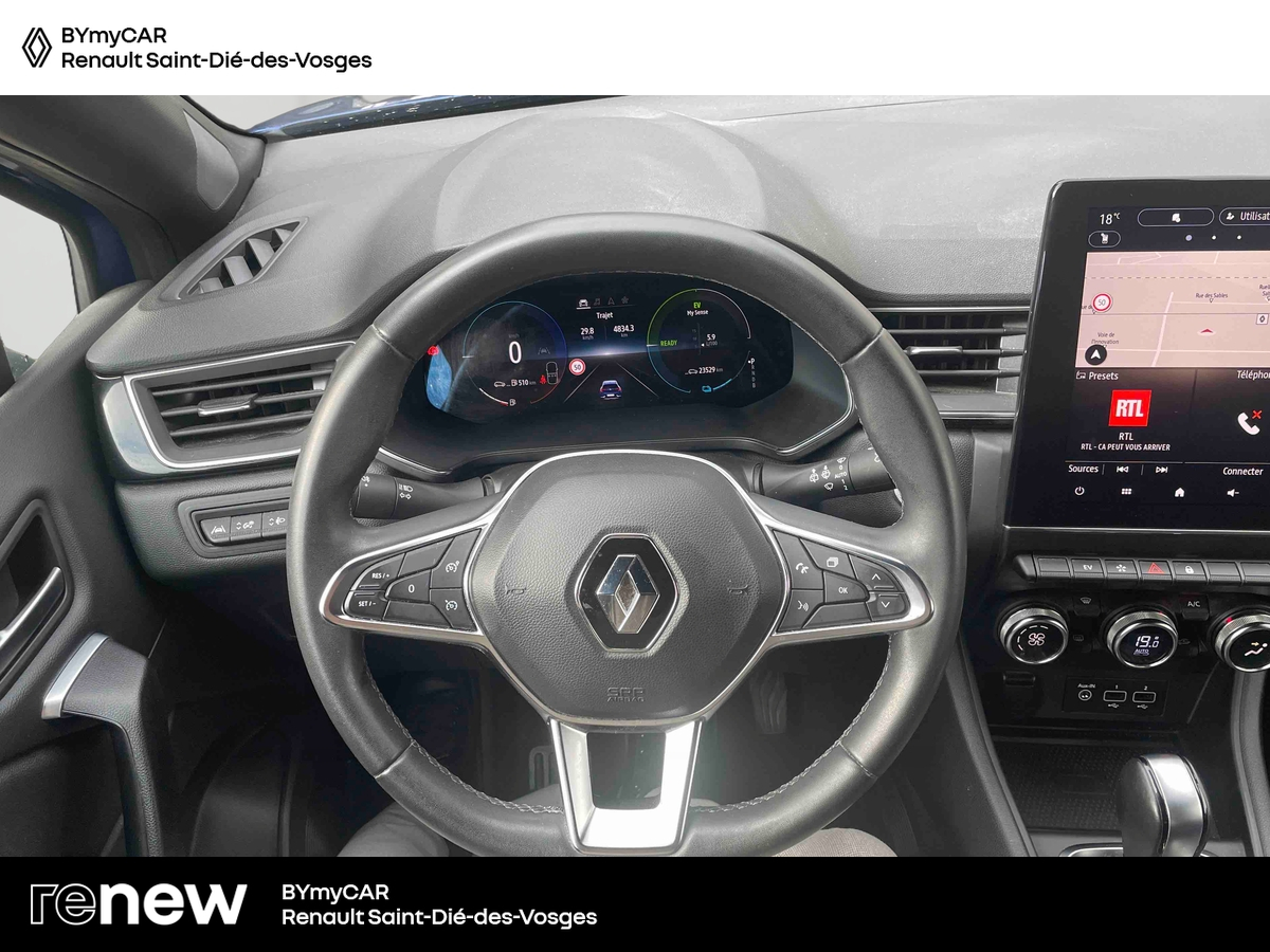 Renault Captur E-Tech 145 — photo 10