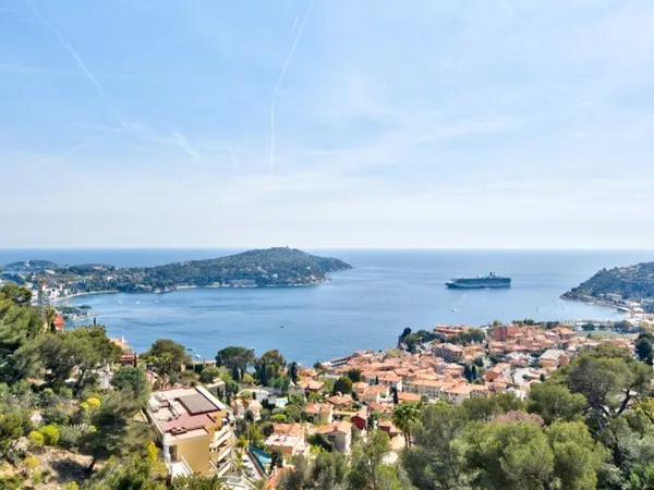 VILLEFRANCHE SUR MER - DARIE LA MADONE - 4 PIECES DEE 80 M² A VENDRE - DERNIER ETAGE - VUE MER - TER