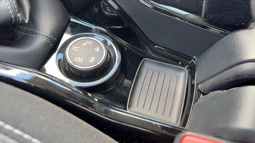 Peugeot 2008 1.2 PureTech 130 - Allure – 2018 – 66477 km – Essence – Boîte Manuelle — photo 11