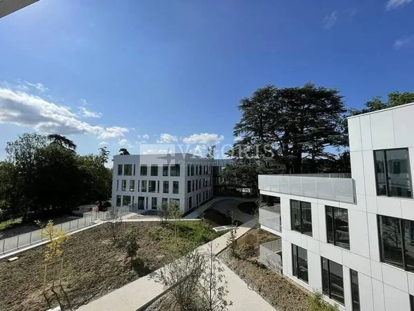 Bureau 497 m²