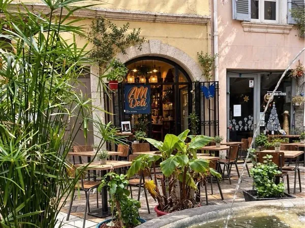 Restaurant Bar avec terrasse tout équipé - emplacement n1 - 50m du port