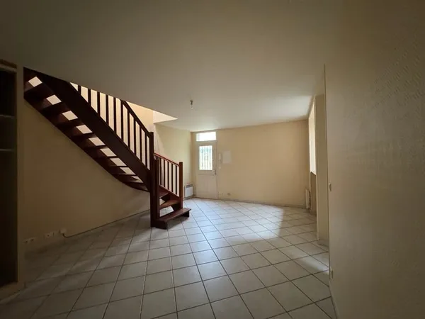 Appartement 2 pièces 63 m² - rue Amédée Saint Germain