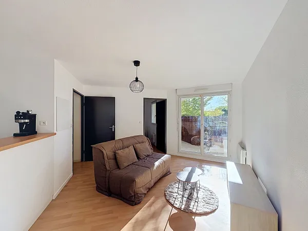 Appartement Auch 2 pièces 40.28 m2 en rez de chaussée avec balcon et place de parking
