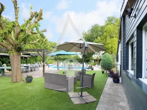 A vendre propriété de 7 pièces à POMPERTUZAT