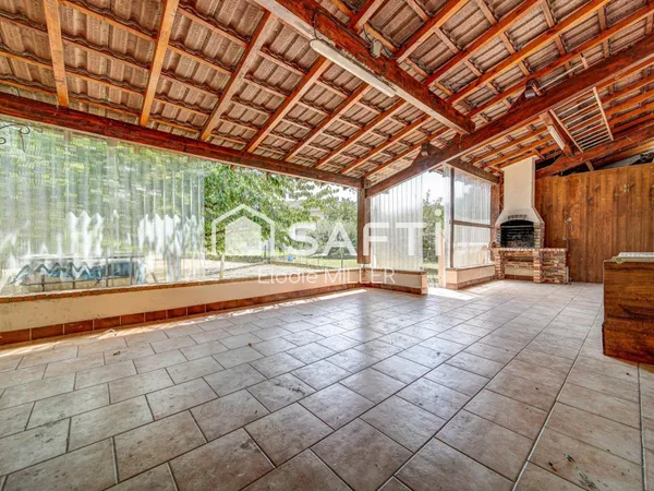 Maison à rénover sur 850 m² de terrain, au calme d'une impasse