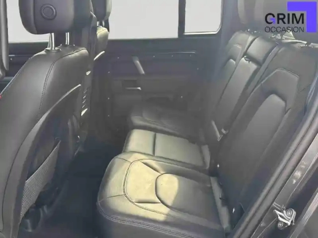 Land Rover Defender 110 p400e phev bva8 x-dynamic — photo 11