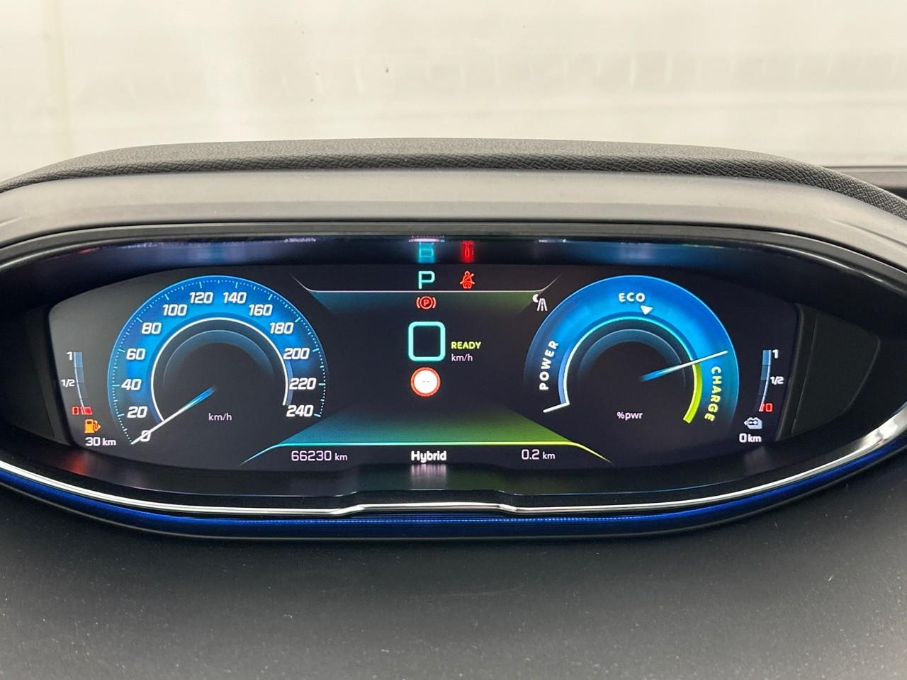 Peugeot 3008 hybrid 225 e-eat8 gt pack — photo 21