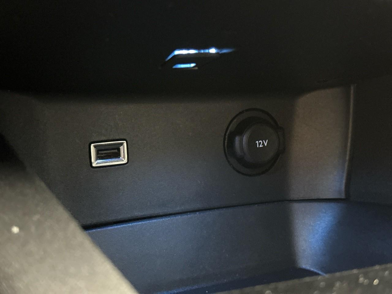 Peugeot 3008 hybrid 225 e-eat8 gt pack — photo 29