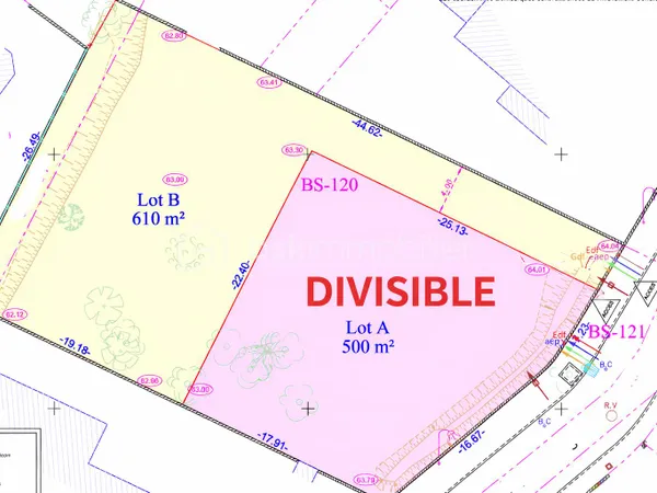 Terrain 600 m²