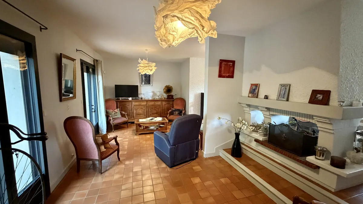 Photo 6