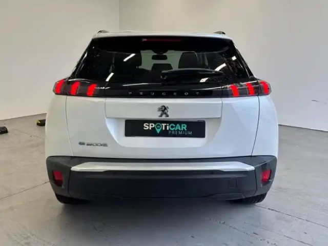 Peugeot 2008 e- 136ch style — photo 3