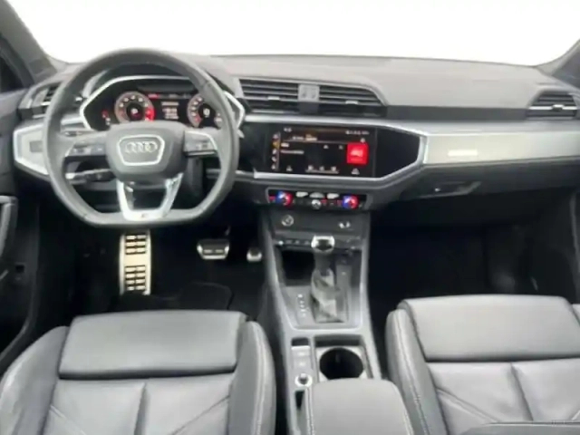 Audi Q3 35 tfsi 150 ch s tronic 7 s line plus — photo 19