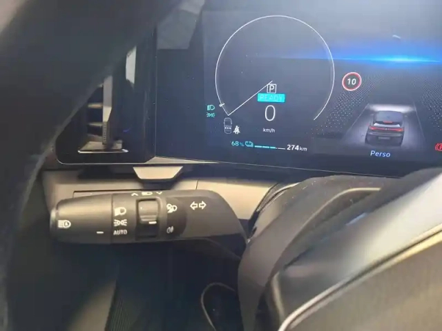 Renault Megane e-tech ev60 220 ch super charge — photo 31
