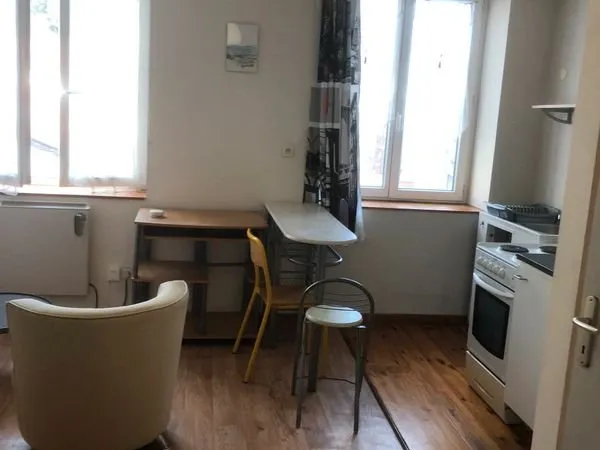 Studio meublé 25m² 300 euros