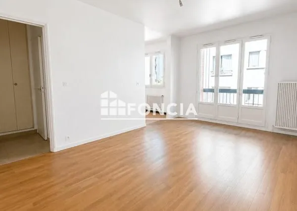 Lyon 2 Presqu'île - T1 lumineux avec balcon et parking privatif