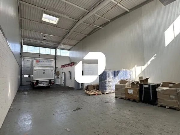Local d'activité 310 m²