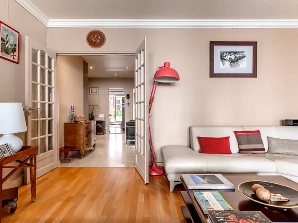 Grand appartement 103m² avec parking / Saint-Mandé